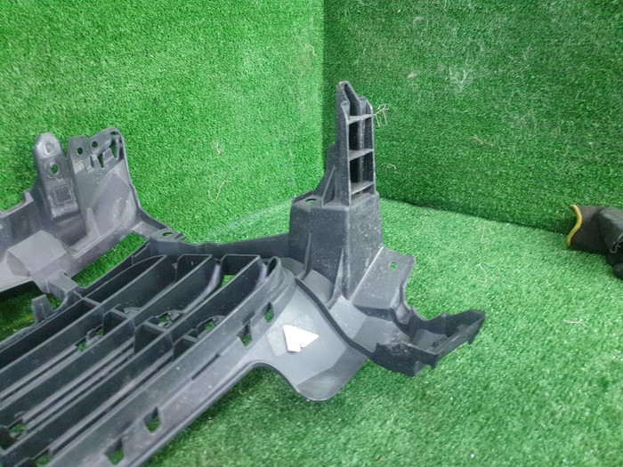 Решетка переднего бампера Porsche Cayenne 3 17-23