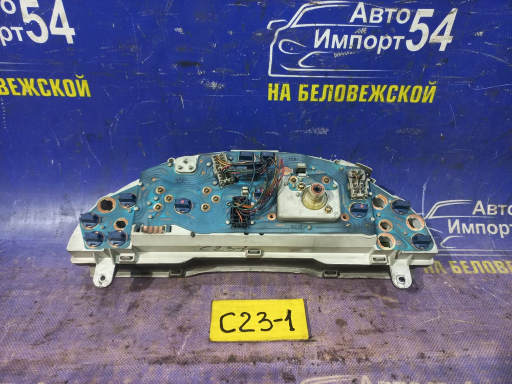 Щиток приборов NISSAN SERENA 1991