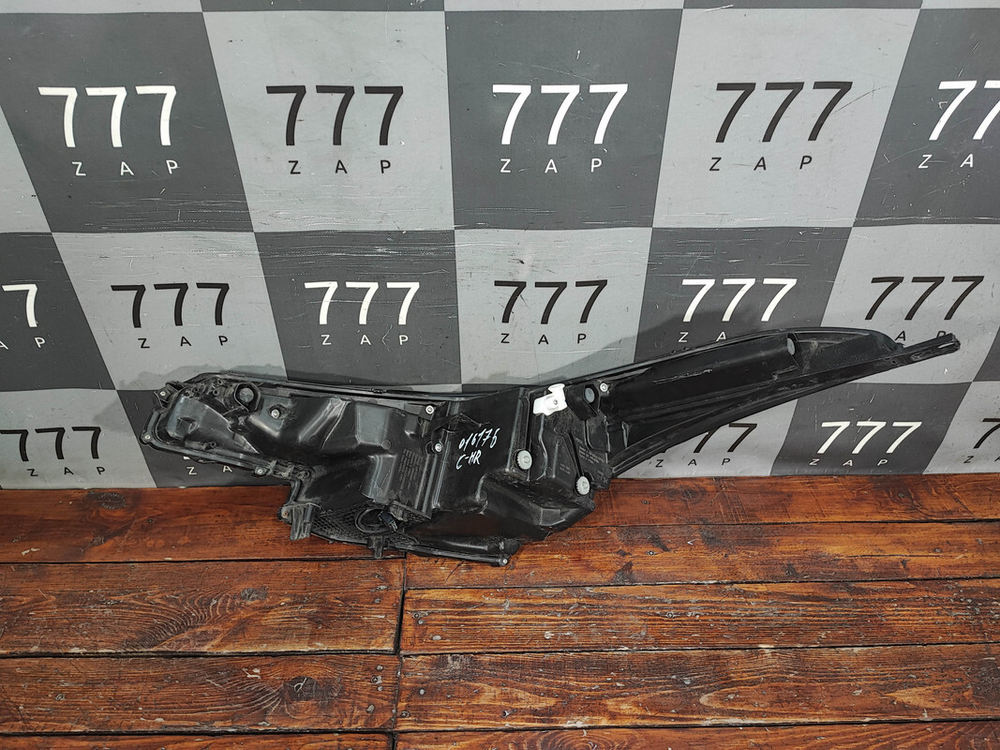 Фара правая Full LED Toyota C-HR 16-19 Б/У Оригинал 8114510890