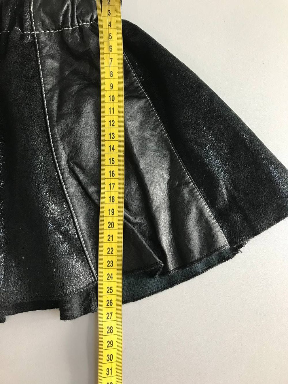 Юбка с кожаными вставками. на 4 года