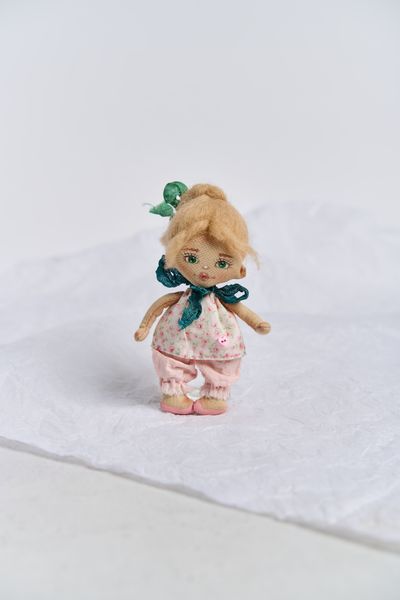 Декоративная текстильная куколка, 13х9 см, Россия