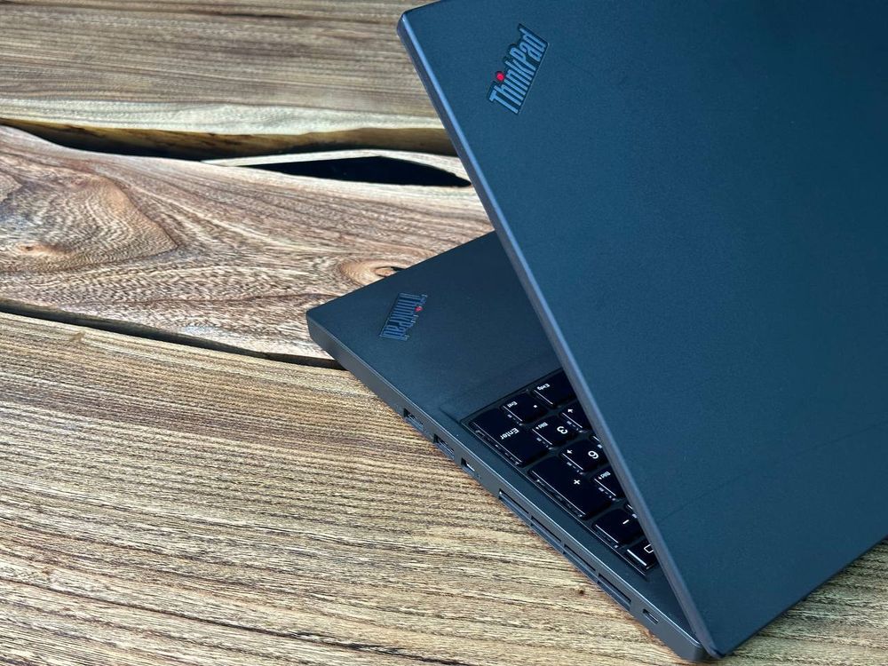 15.6" Ноутбук Lenovo ThinkPad T560 (1920x1080, Intel Core i5-6300U, RAM 8ГБ,SSD 256ГБ, Intel HD Graphics 520, Win 10Pro)