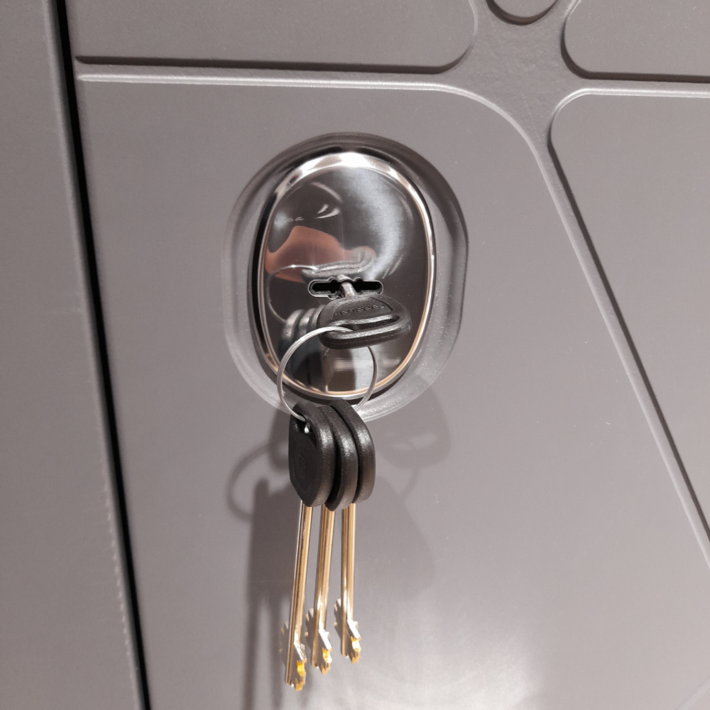 Входная металлическая дверь Лабиринт Cosmo 2К (Космо ) с Зеркалом Максимум Сандал белый