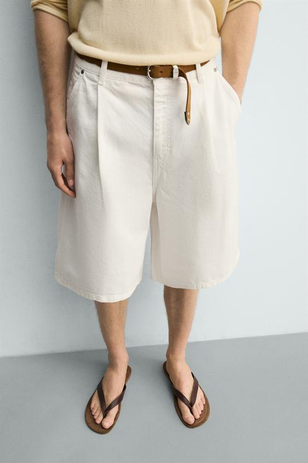 ZARA ШОРТЫ RELAXED FIT СО СКЛАДКАМИ, БЕЛЫЙ