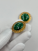 Накладка на пуговицу с зелёным кабошоном