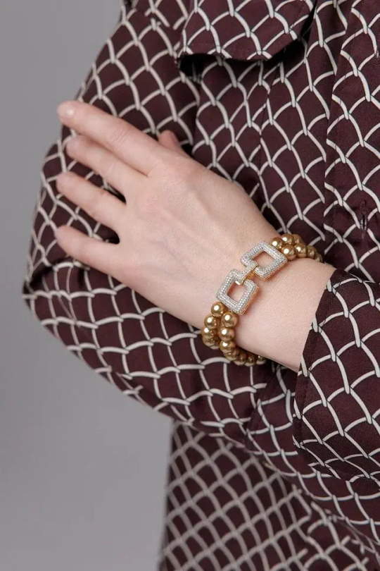 Браслет "Эмили" золотой жемчуг с золотой застежкой из кубических микроцирконов