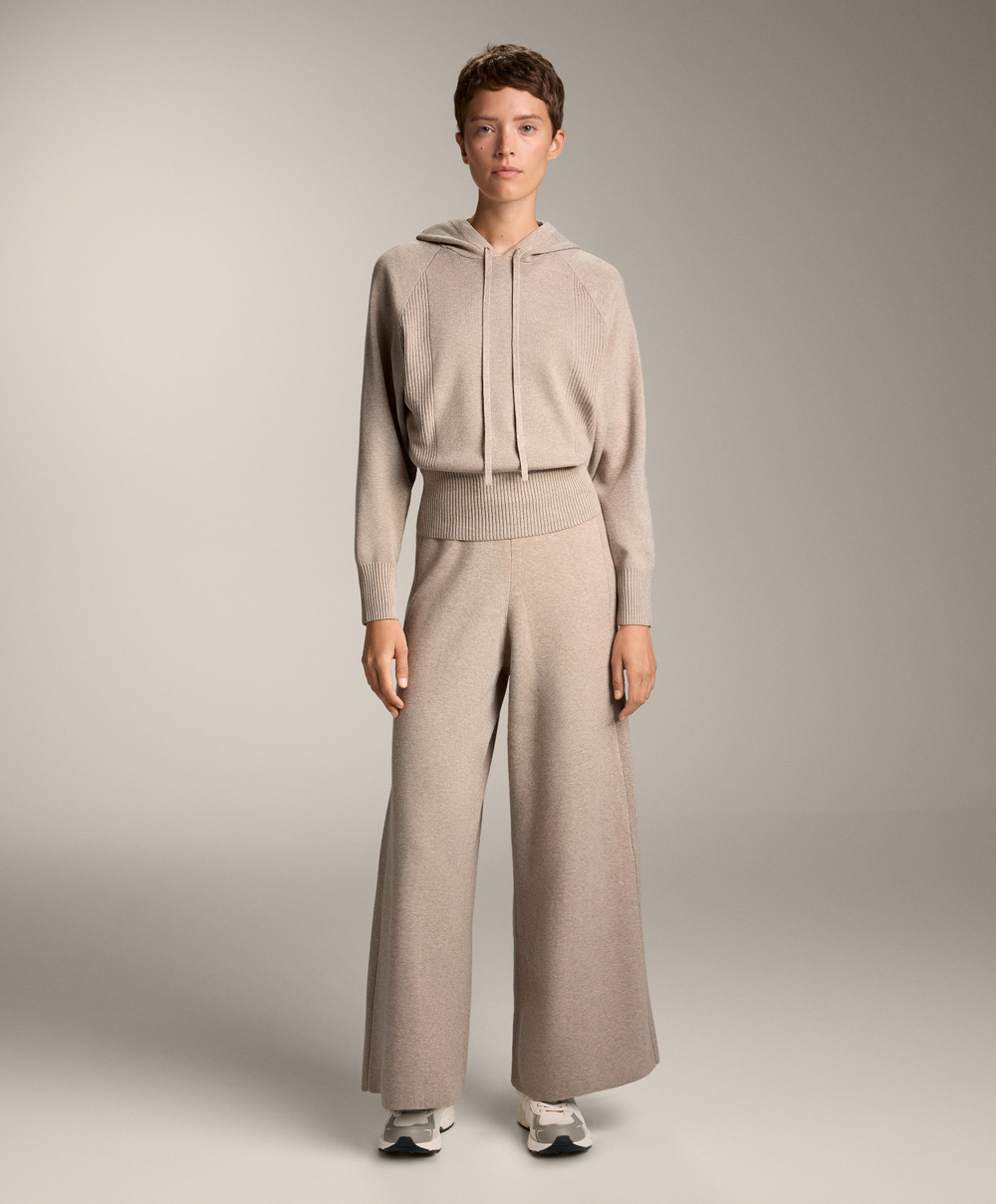 Oysho Вязаный джемпер в рубчик с капюшоном и приталенной талией, серо-коричневый