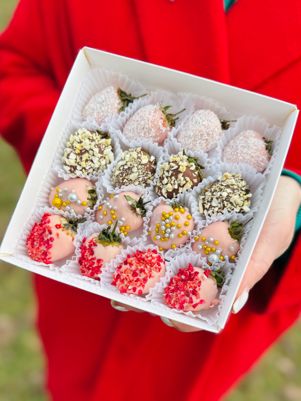 Клубника в шоколаде «Конфетти», 12-16 шт