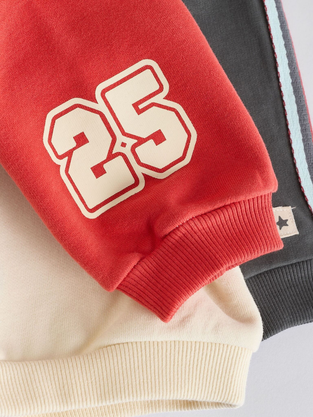 Толстовка и спортивные брюки в комплекте для малышей Next E81-367, Молочный, Красный, Серый