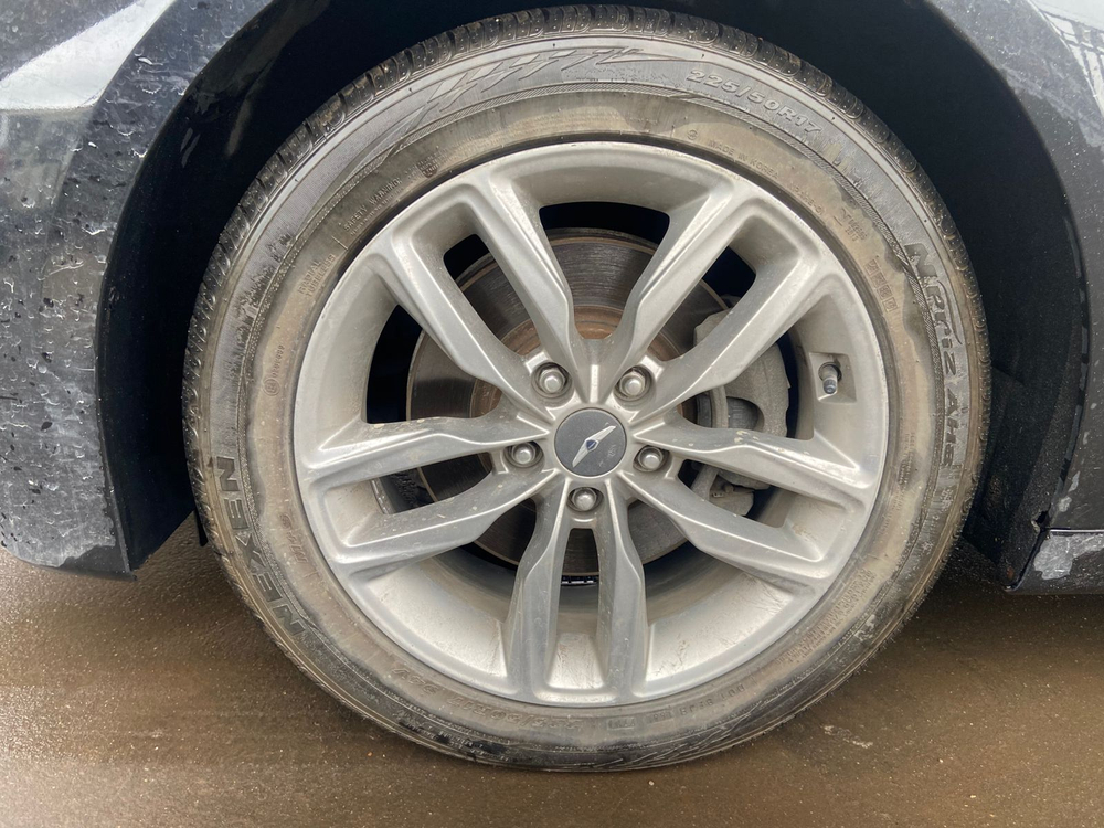 Genesis G70 Base 2.2 e-VGT AT 4WD
