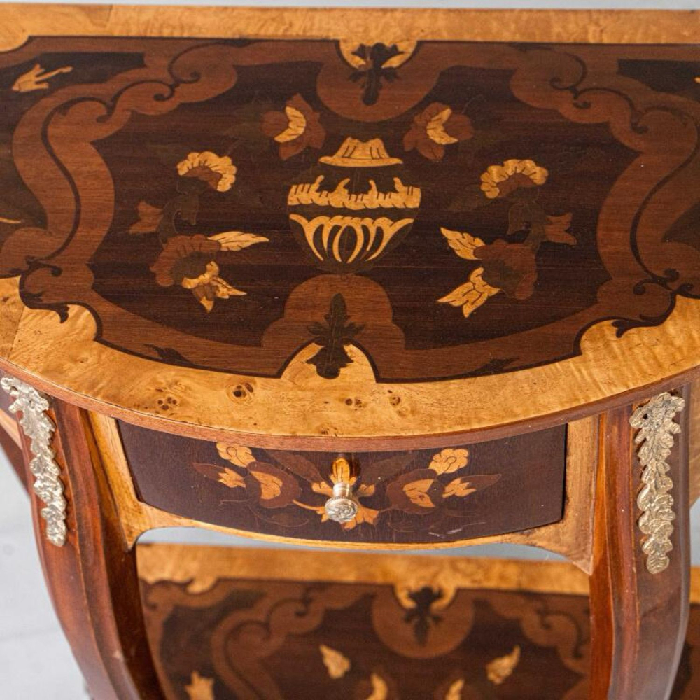 Парные комоды в дворцовом стиле