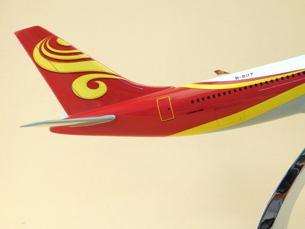 Модель самолета Airbus A330 (М1:144, Hainan Airlines)