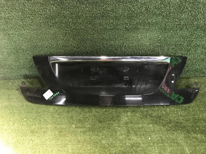 Накладка крышки багажника Lexus LS 4 (2006-2009)