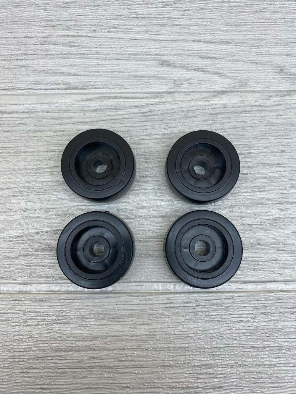 Колесо для мебели прорезиненное ролик для дивана диаметр 40 мм отверстие 8 мм 4 шт