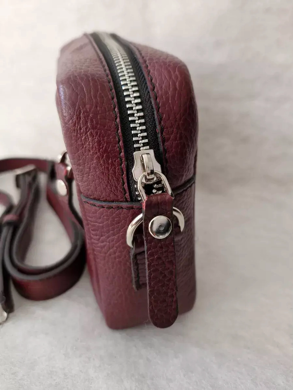 Сумка женская через плечо натуральная кожа бордовая