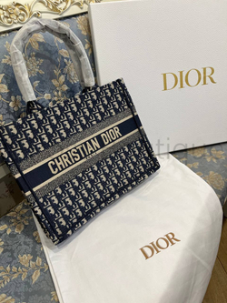 Женская сумка Dior Book Tote синего цвета
