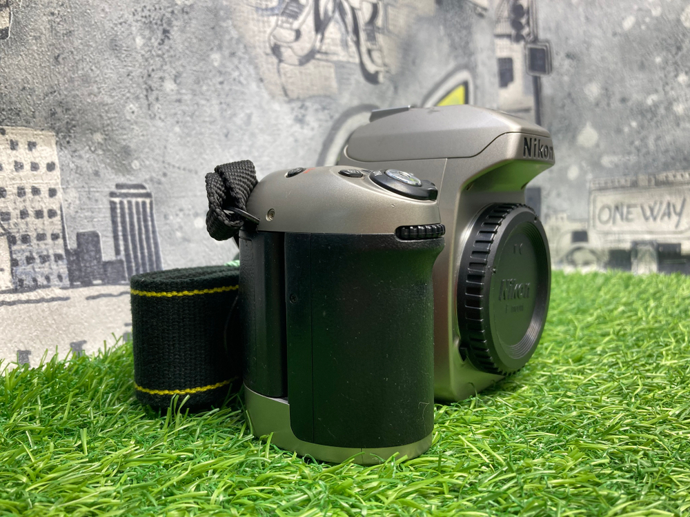 Nikon F80