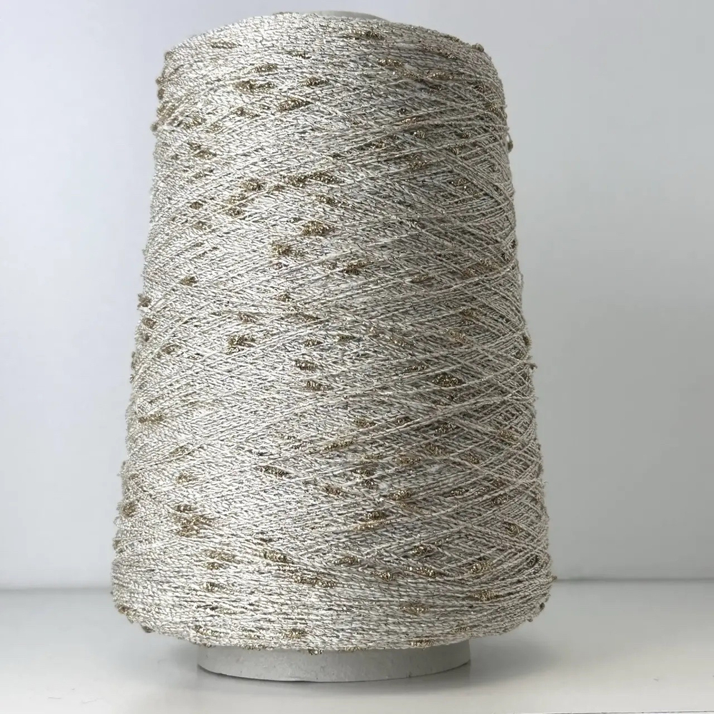 LUCKY STAR - Luxury Selection by Ri.Go; 75% вискоза, 5% п/а, 20% люрекс с утолщениями; 900м/100гр; col. 19022, цвет: светло-бежевая нить с золотым люрексом