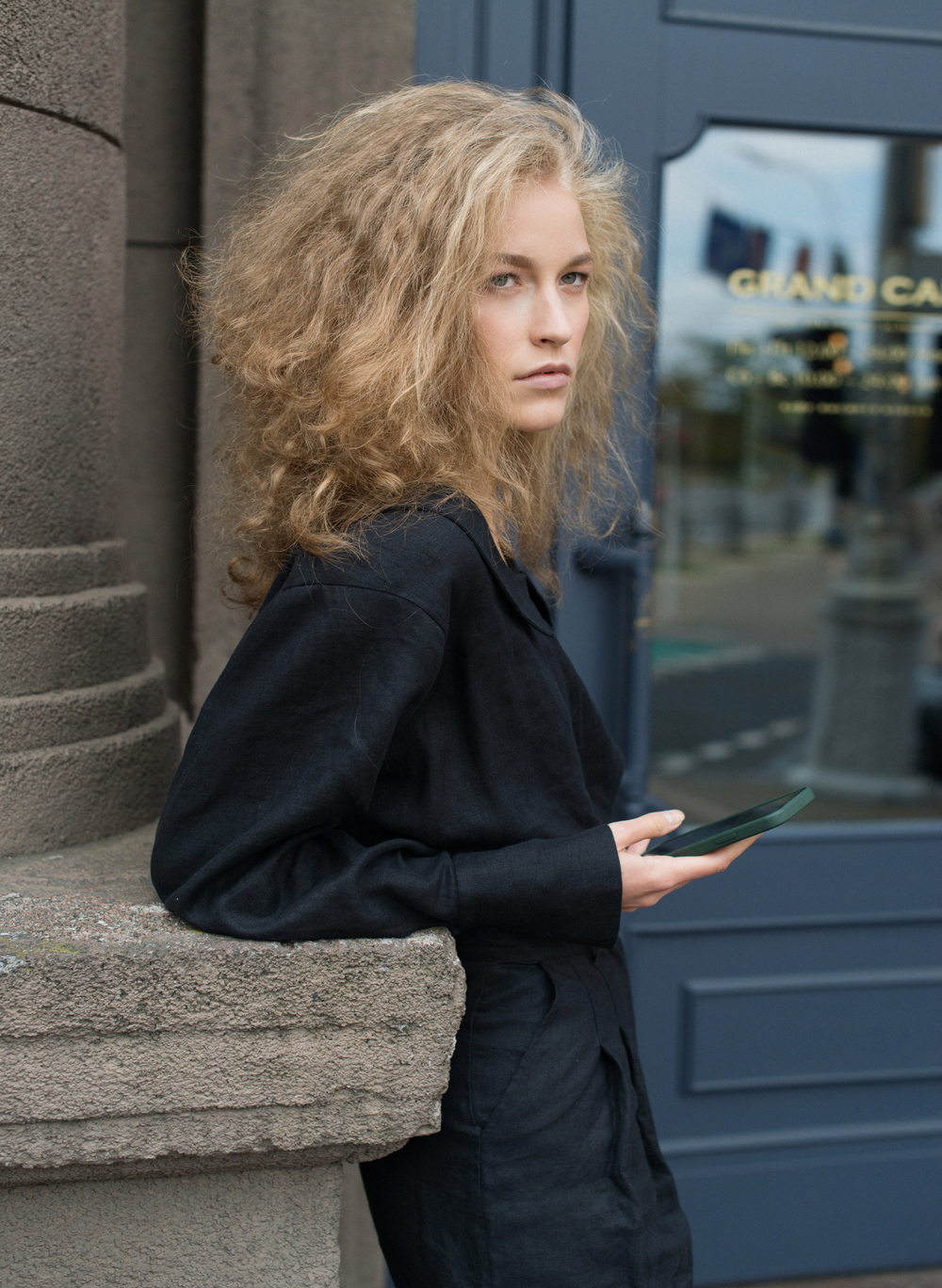 Linen shirt with wide cuffs