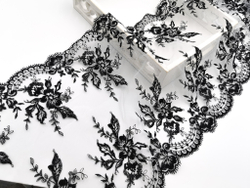 Вышивка на сетке, 24 см, черные цветы на белом фоне (Артикул: VS-2026), м