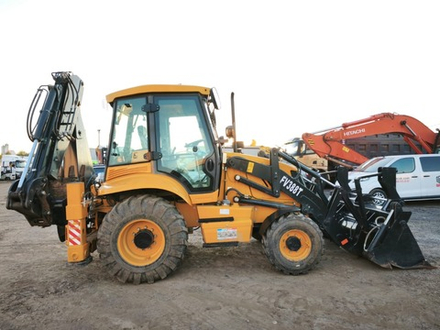 FORCE VECTOR FV* Экскаватор-погрузчик FV388T (Дизельный, 4,5 л, 95 л.с., АТ)