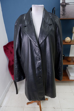 Пальто кожаное 52 размер