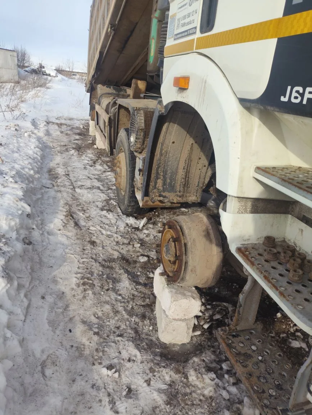 FAW J6 8x4 Самосвал СА3310Р66K24T4E5 (Дизельный, 11,1 л, 420 л.с., МТ)