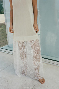 ZARA ТРИКОТАЖНОЕ ПЛАТЬЕ С КРУЖЕВОМ, ЖЕЛТОВАТО-БЕЛЫЙ