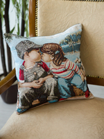 Декоративный гобеленовый чехол для интерьерной подушки Первый поцелуй 38*38