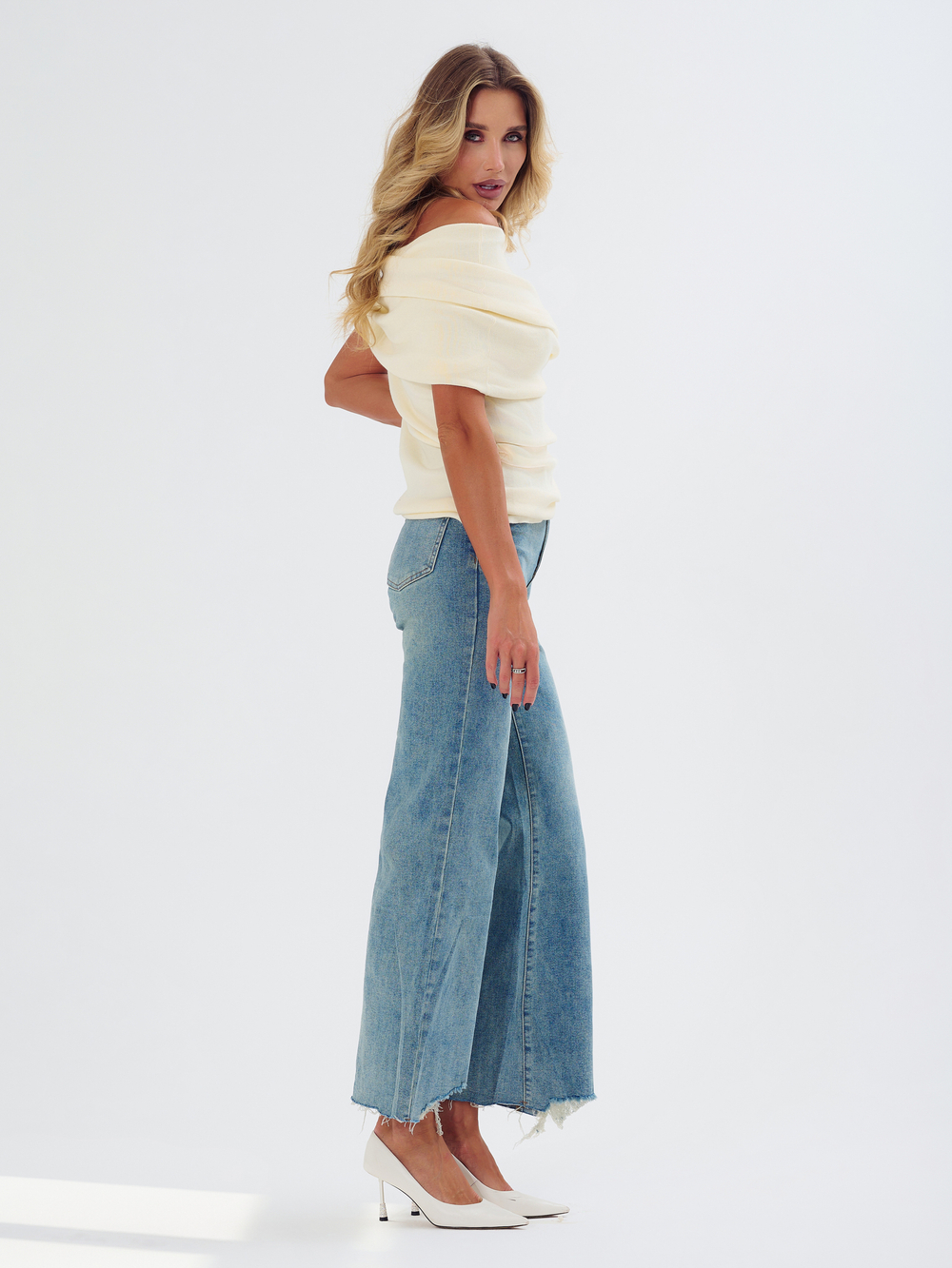 Джинсы с необработанным краем