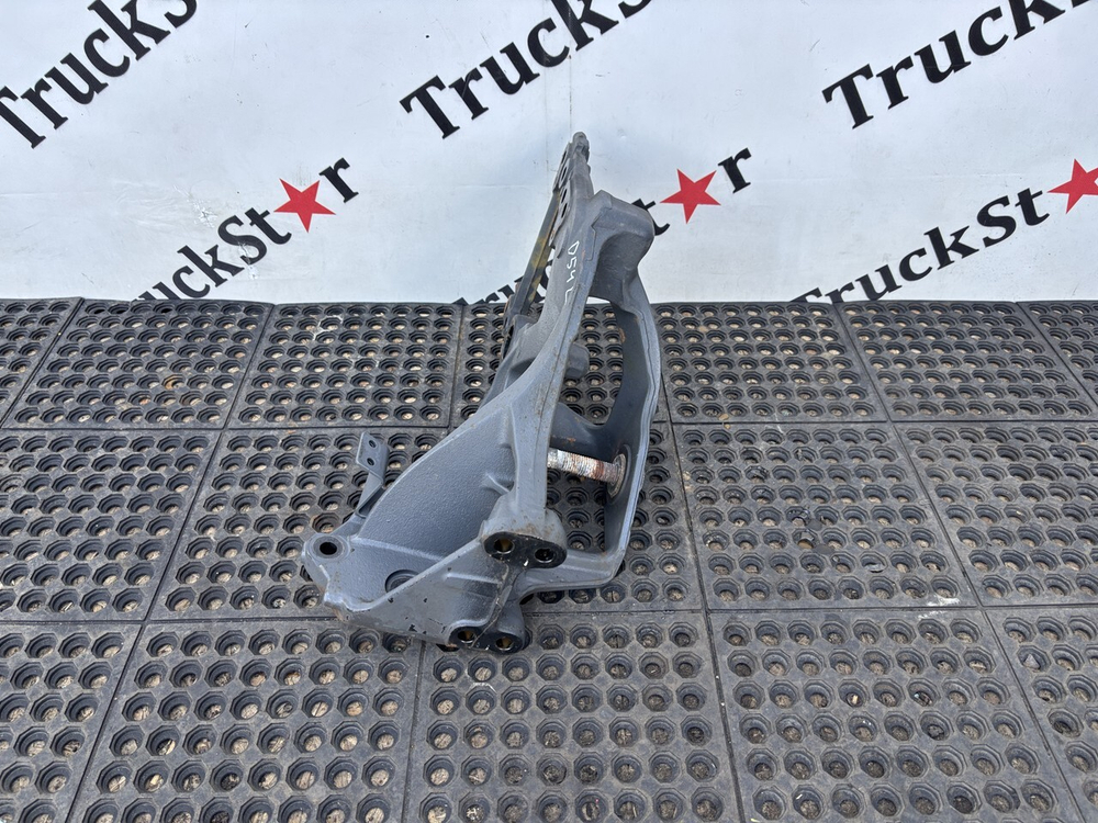 Кронштейн рессоры передней левый 2018г.