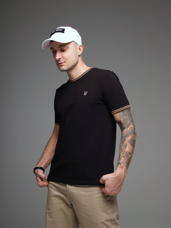 Футболка с вышивкой «Олень»