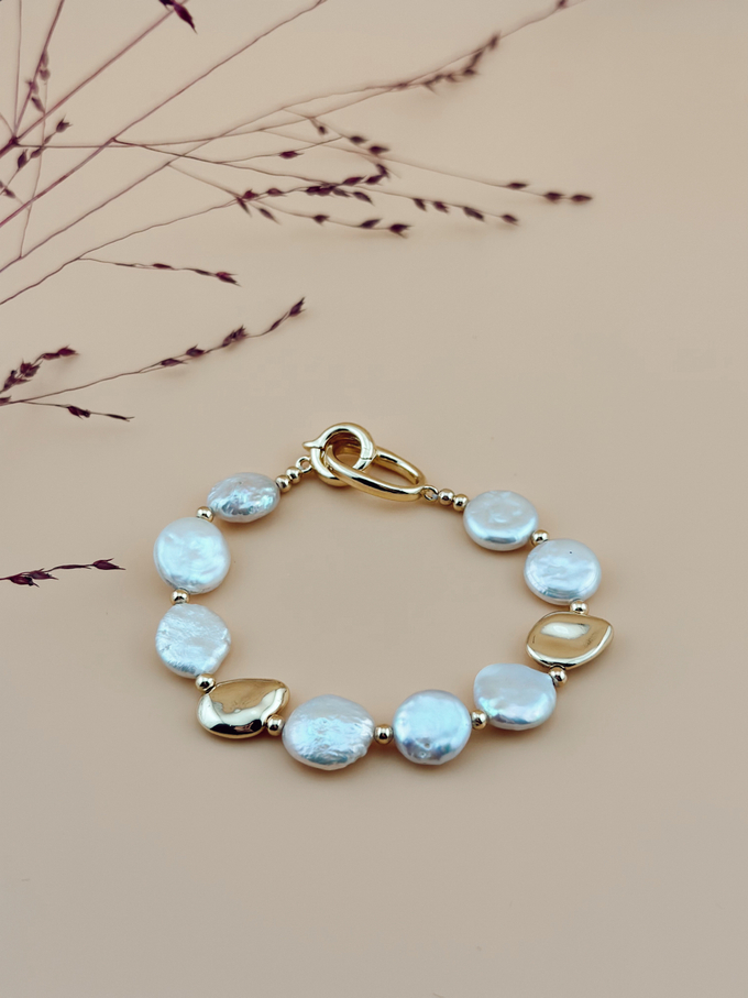 Браслет с плоским жемчугом