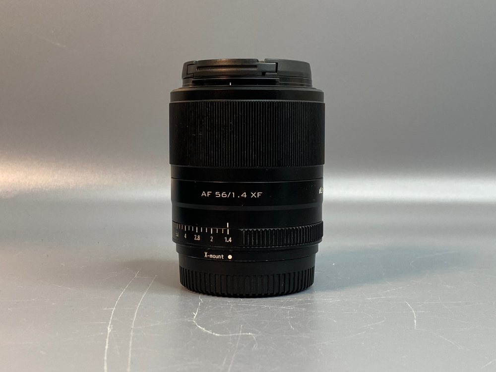 Viltrox 56mm 1.4 STM Fujifilm X пылинки внутри линзы
