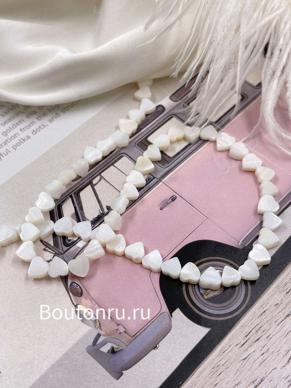 Нить из натурального перламутра с бусинами в форме сердец