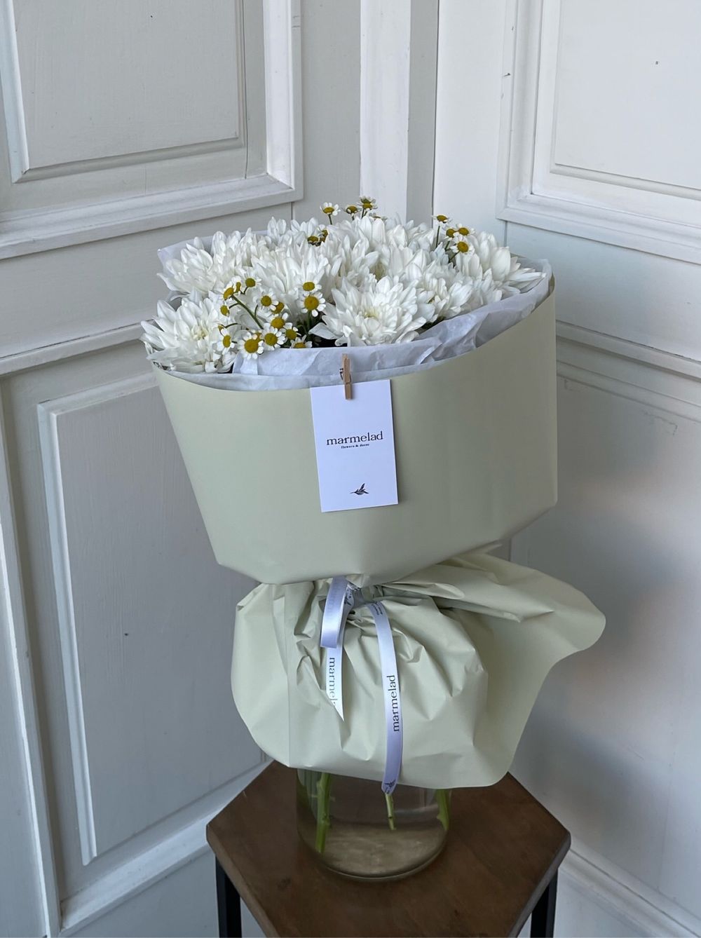 Букет с нежными ромашками