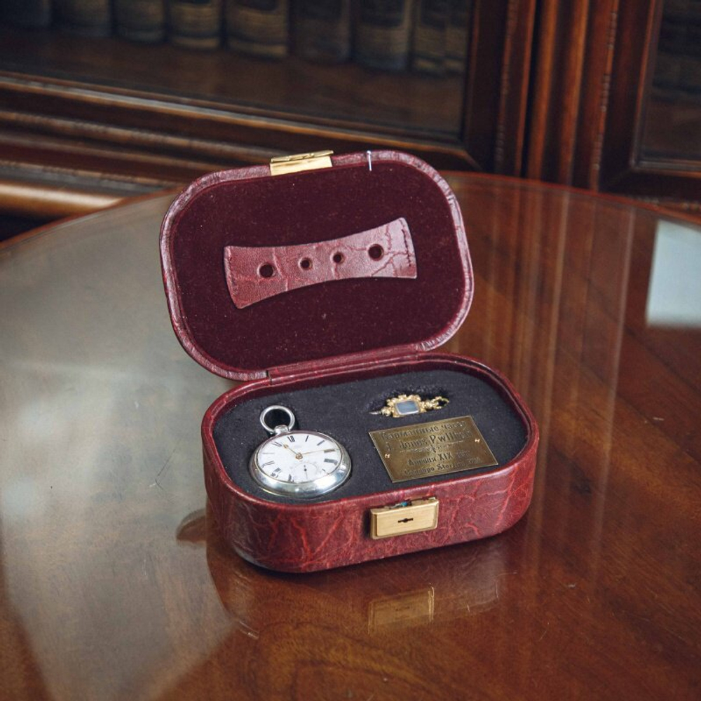Антикварные карманные часы «J. JONES PWLLHELI»