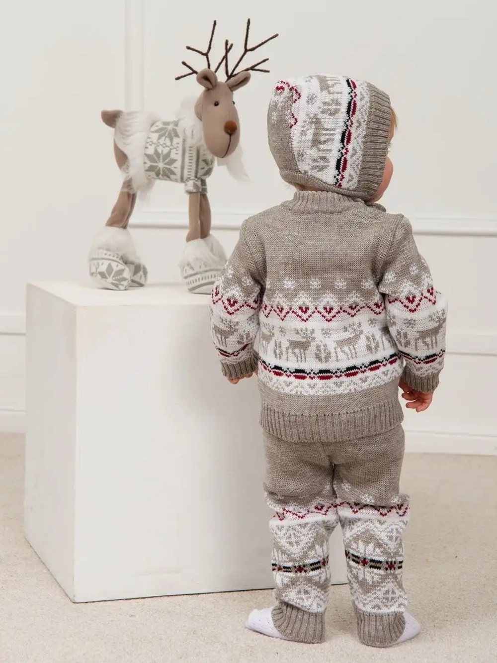 Костюм вязаный