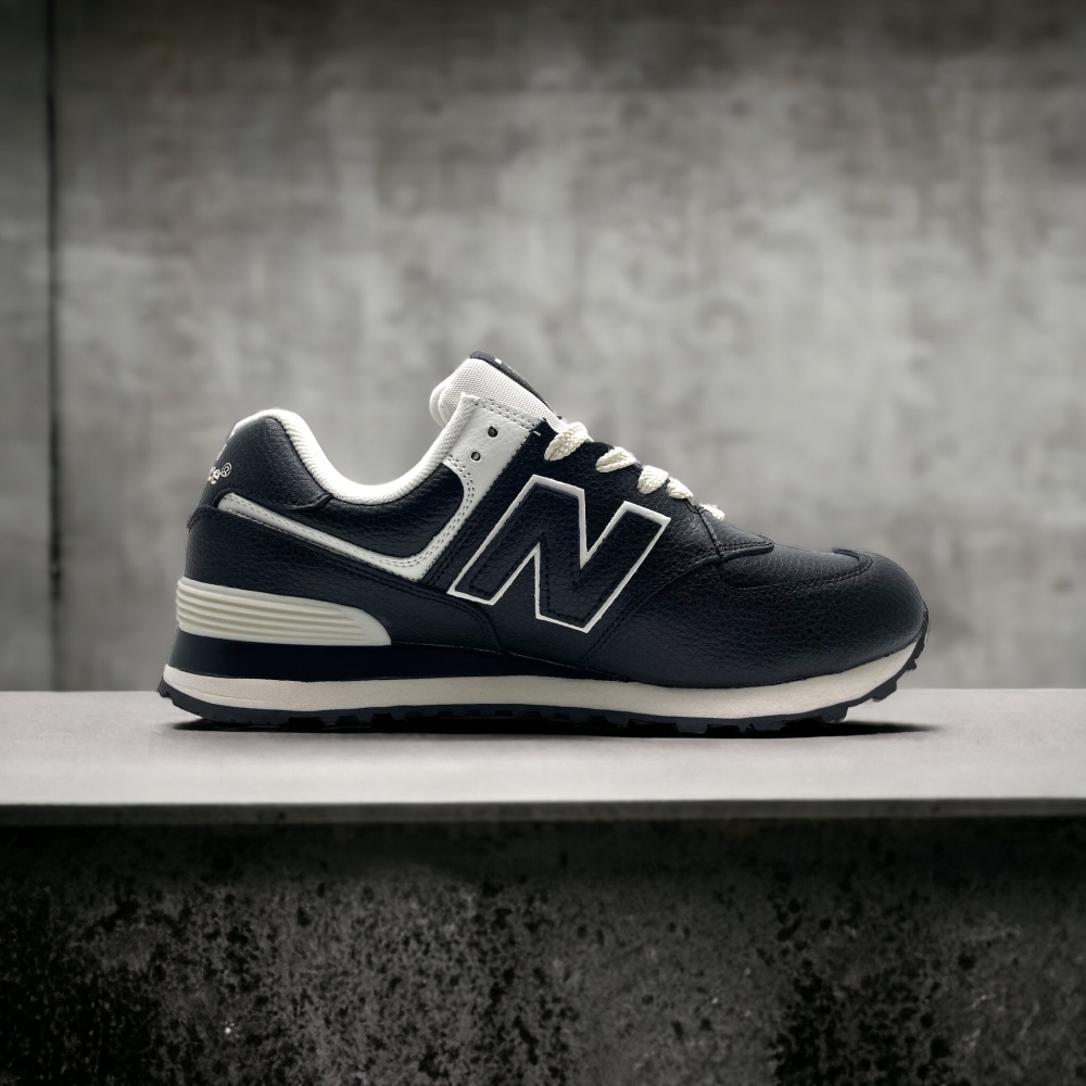 New Balance 574 • Black v4