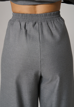 Брюки с поясом на резинке серые