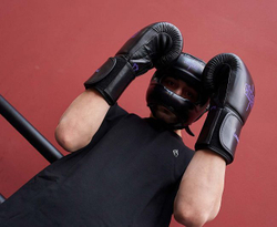 Шлем боксерский с бампером Clinch Undefeated черный C160