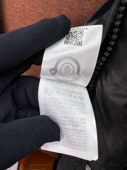 Пуховик Moncler