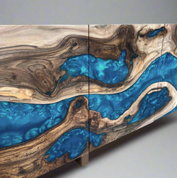 Буфет из ореха с жемчужно-бирюзовой смолой