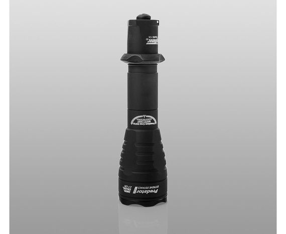 Тактический фонарь Armytek Predator Pro теплый свет