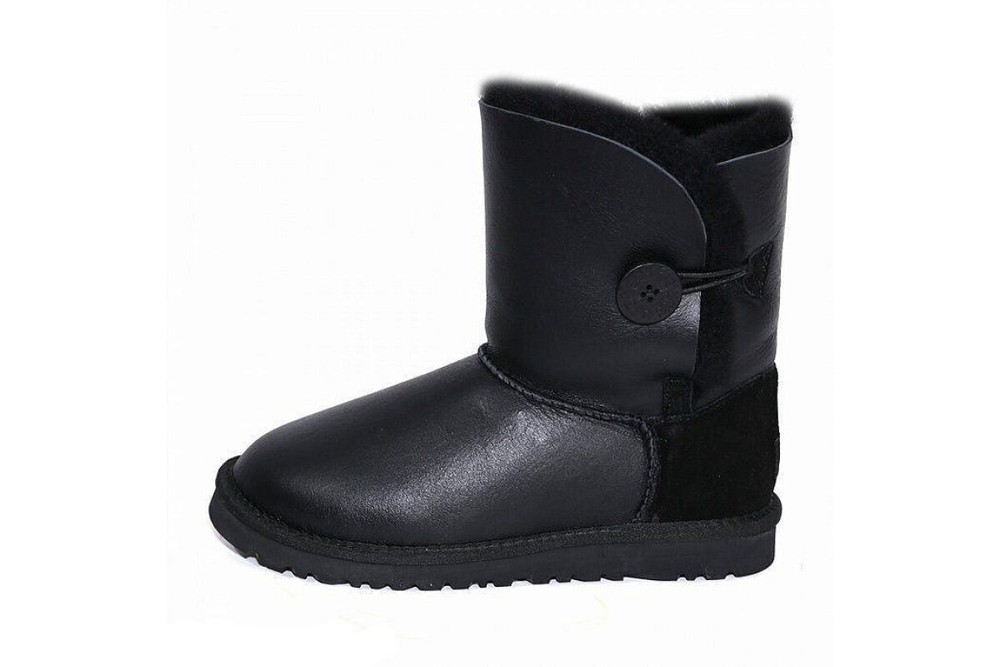 UGG Bailey Button Metallic Black
