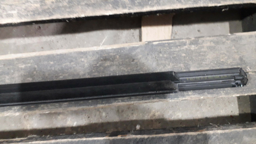 Молдинг двери задней левой Mercedes E (W213) 16-нв Б/У Оригинал A2137302305