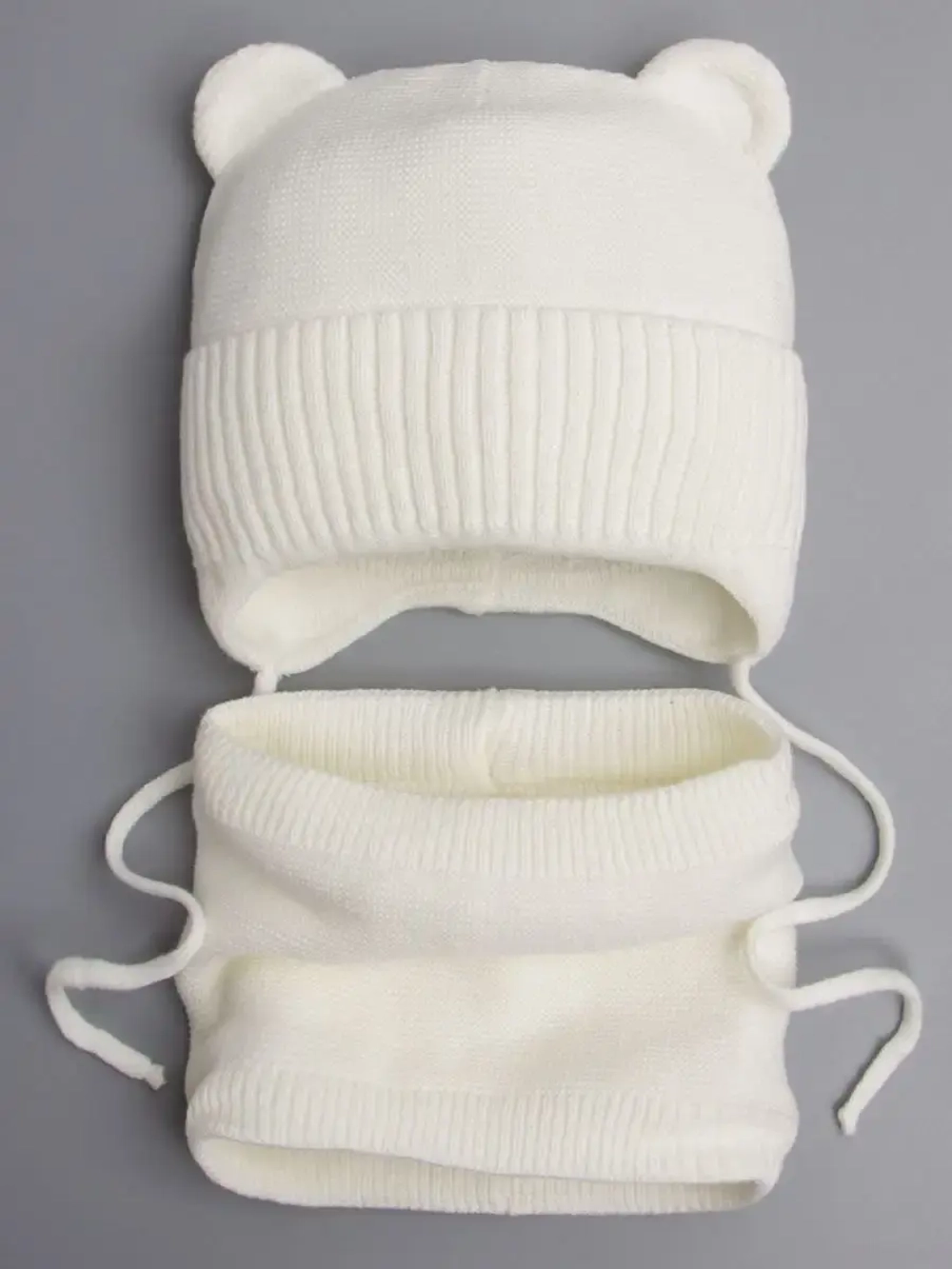 Шапка и снуд вязаная демисезонная для детей