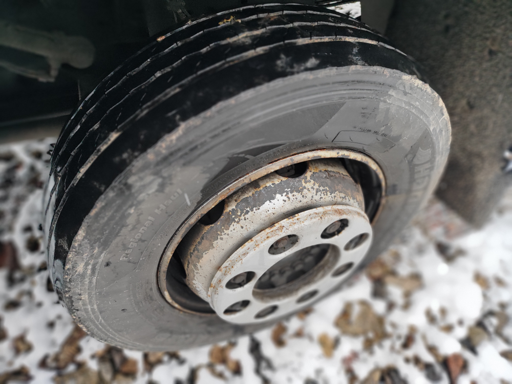 Mercedes-Benz ATEGO 4x2 Промтоварный с гидробортом 1224 (Дизельный, 7,7 л, 238 л.с., АТ)