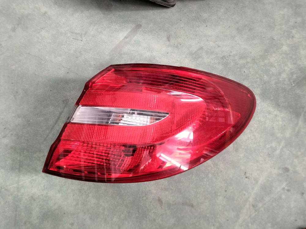 Задний фонарь (левый/правый) Mercedes B-Class W246 B180/B200
