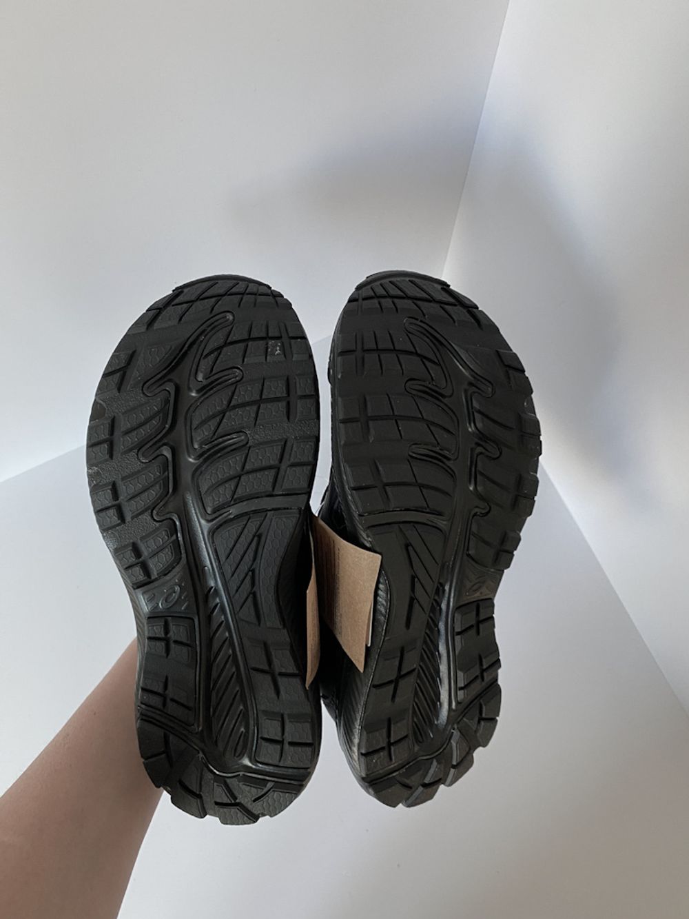 Новые кроссовки Asics, 34,5